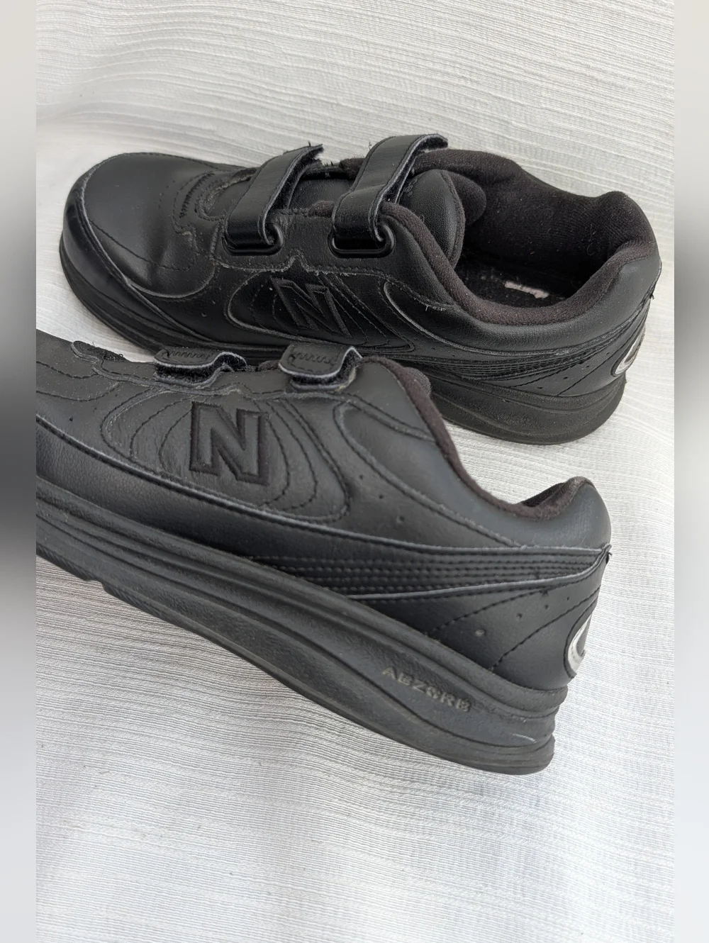 New Balance Mens 577 Walking Shoe, Black Size 7